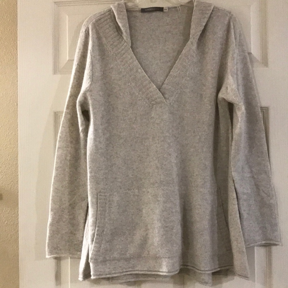 Subtle Luxury cashmere sweater sz S/M